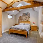 2 Bed In 93820 Holiday home *