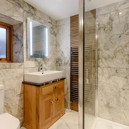 2 Bed In Carlisle Oc-93820 Ferienhaus *