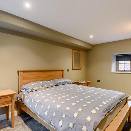 2 Bed In 93820 Дом отдыха Dalston