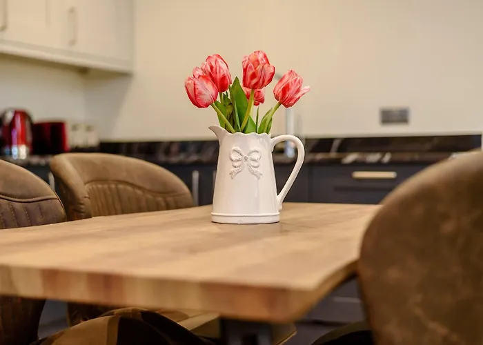 2 Bed In 93820 Dalston