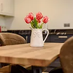 2 Bed In Carlisle Oc-93820 * Dalston